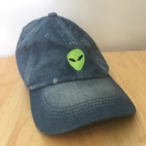 Accessories - 3 for 15$ alien hat Accessories - 3 for 15$ alien hat